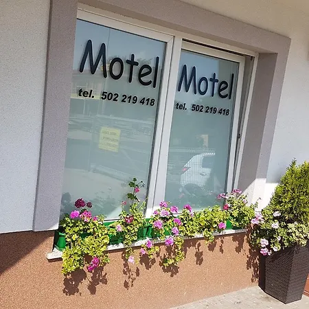 Pod Lipa Motel *